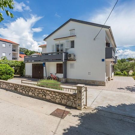 Apartments Bernardeta 2 バスカ エクステリア 写真