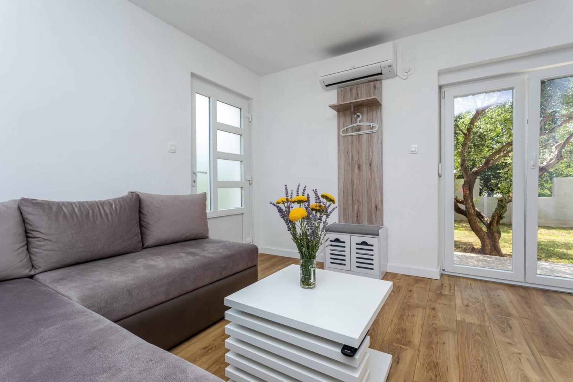 Apartments Bernardeta 2 バスカ エクステリア 写真