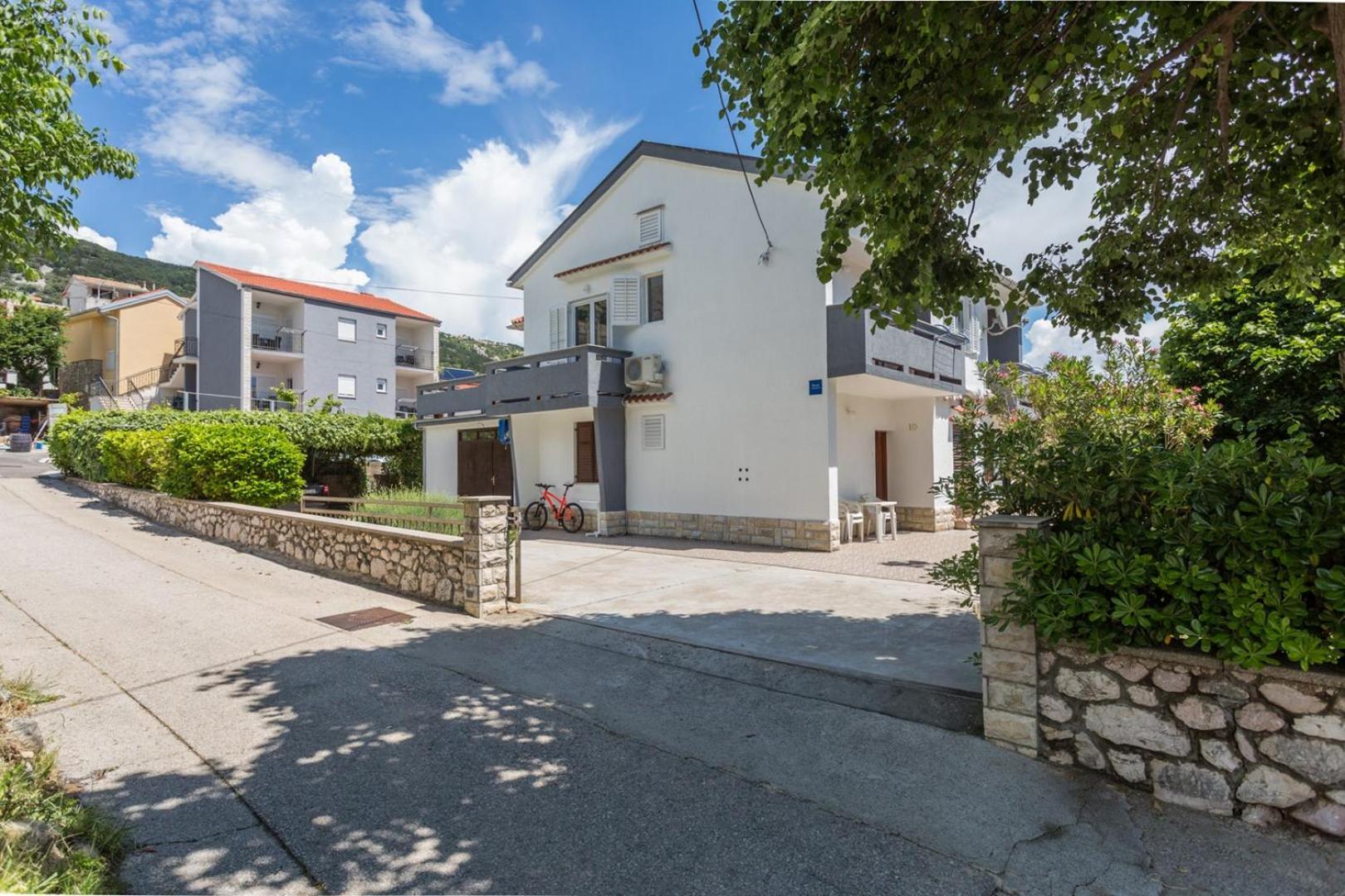 Apartments Bernardeta 2 バスカ エクステリア 写真