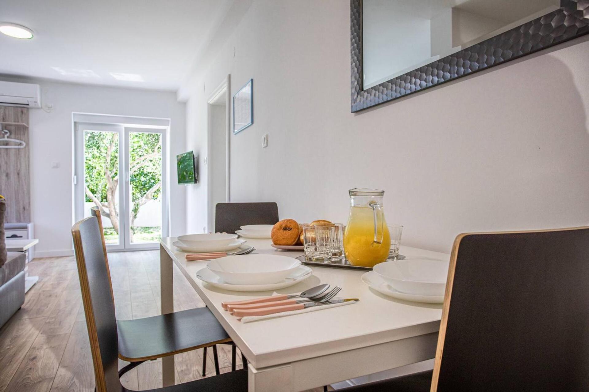 Apartments Bernardeta 2 バスカ エクステリア 写真