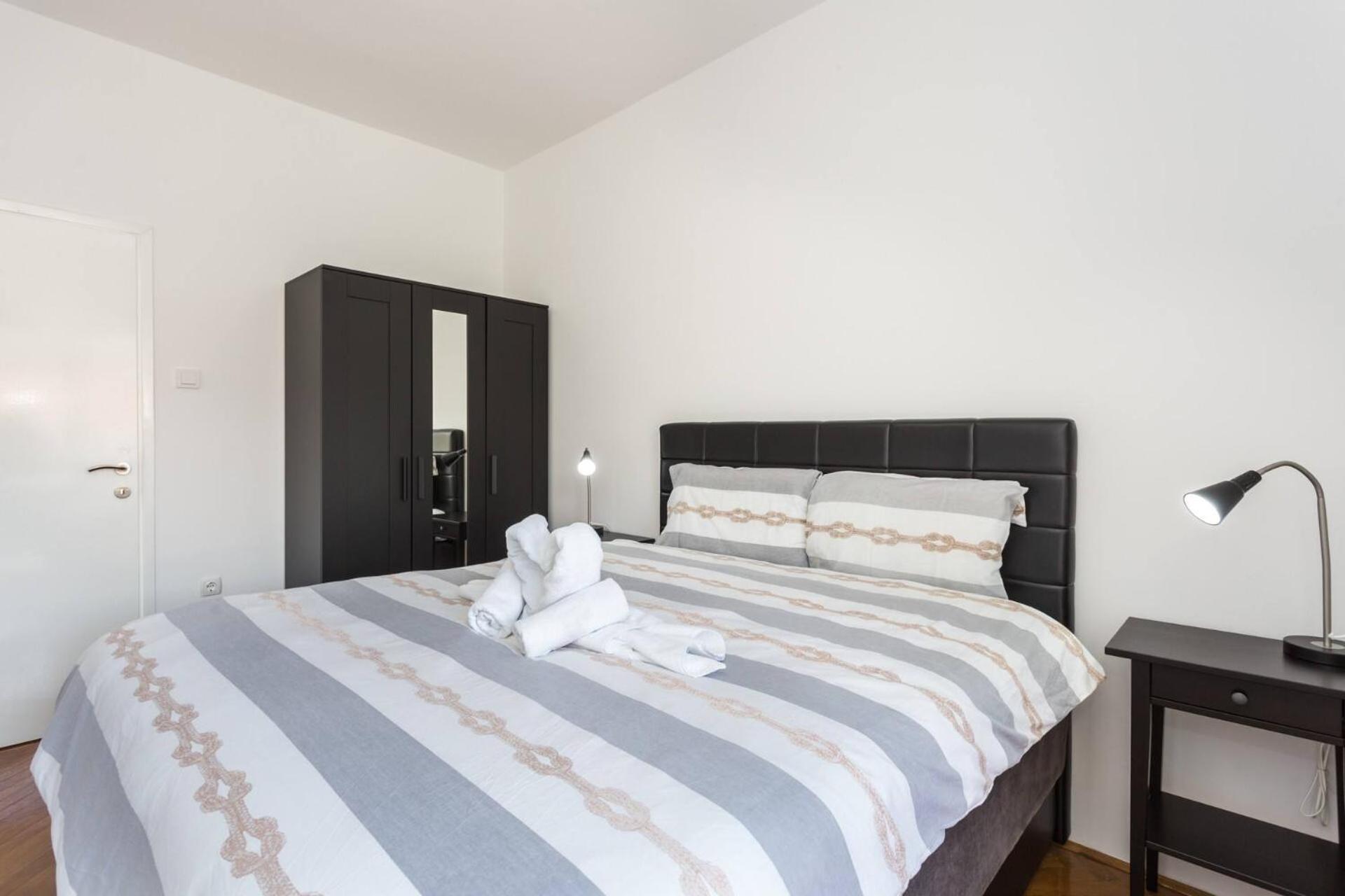 Apartments Bernardeta 2 バスカ エクステリア 写真