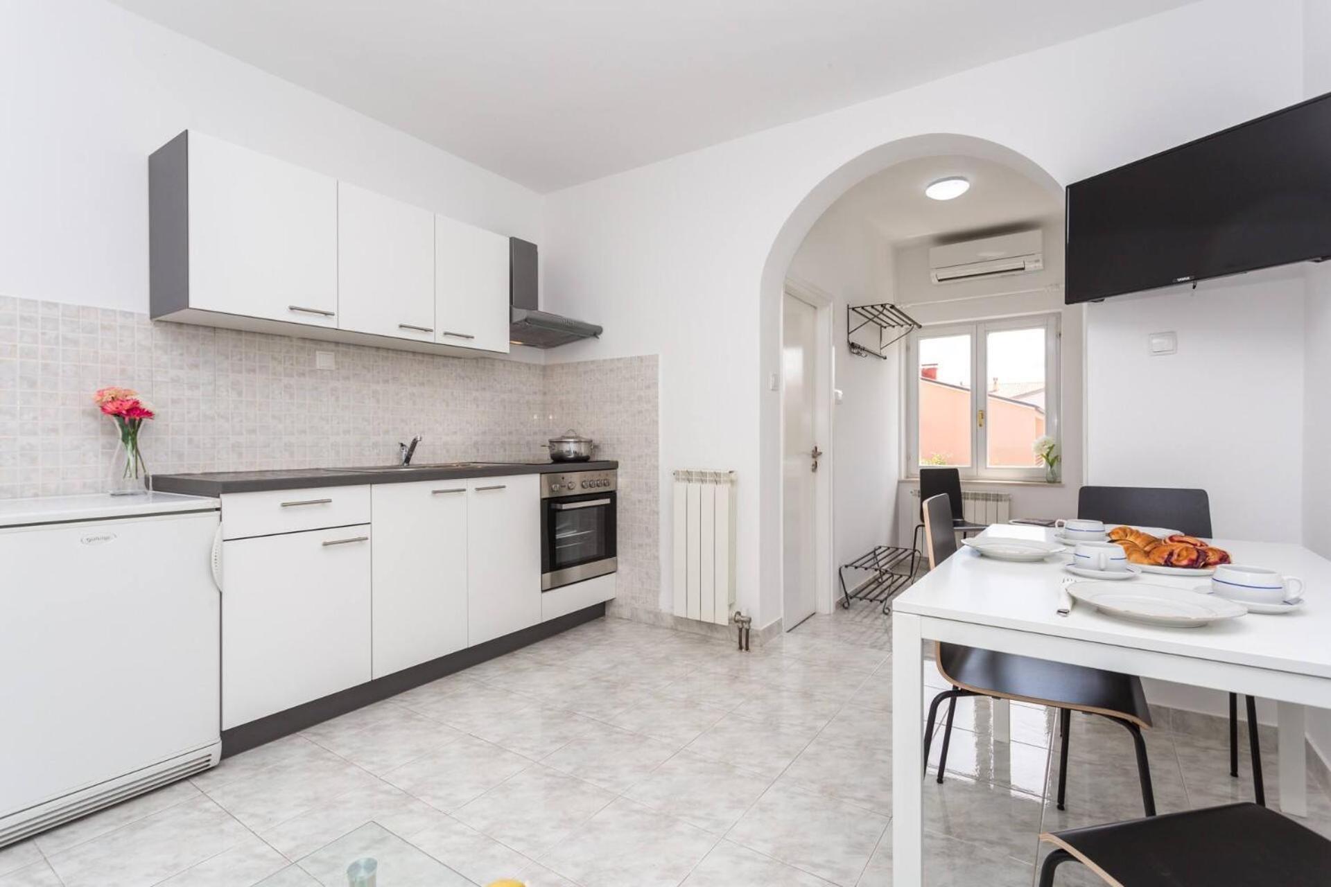 Apartments Bernardeta 2 バスカ エクステリア 写真