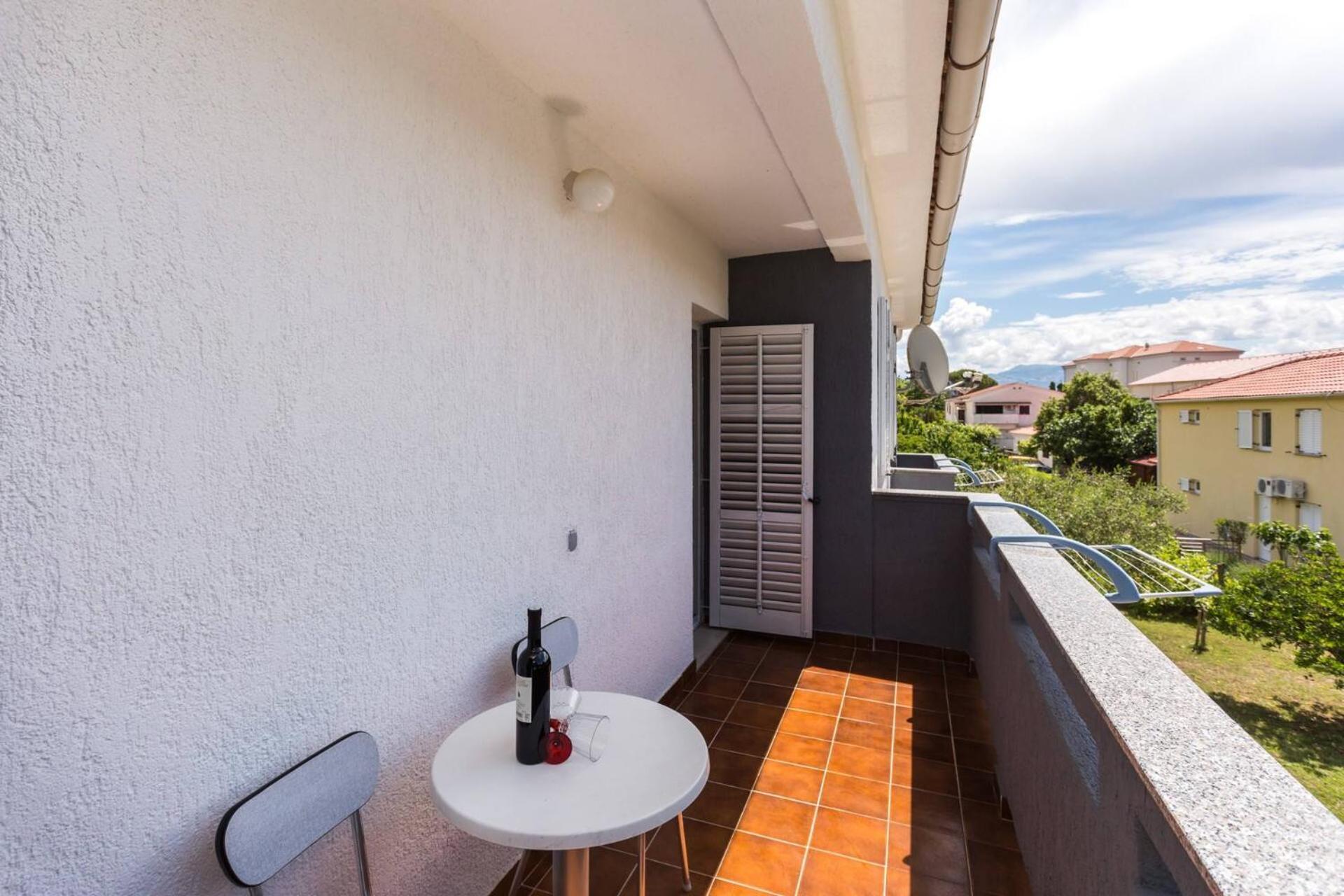 Apartments Bernardeta 2 バスカ エクステリア 写真